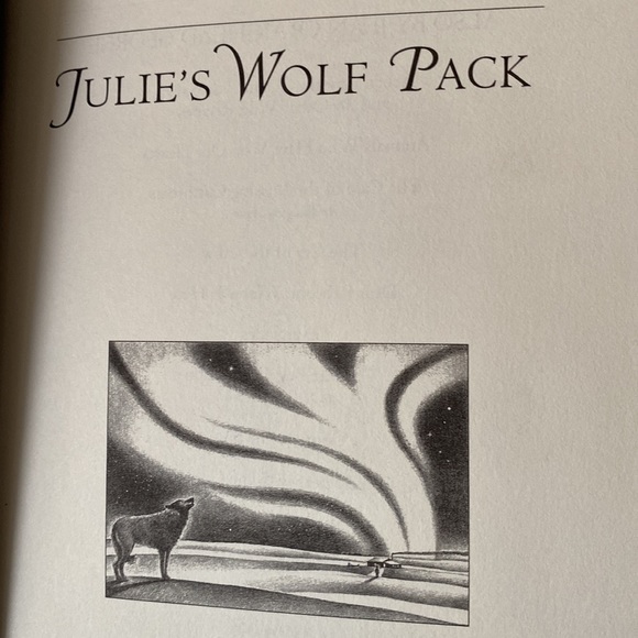 🐺Julie’s Wolf Pack - Hardcover Book - Picture 6 of 7